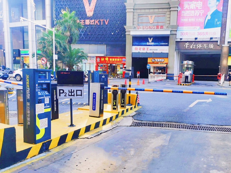江西南昌聯(lián)發(fā)廣場停車場收費管理系統(tǒng)及設備案例