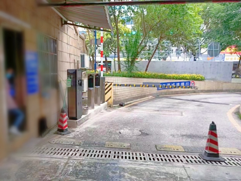 貴州貴陽(yáng)市婦幼保健院停車場(chǎng)收費(fèi)管理系統(tǒng)及設(shè)備案例