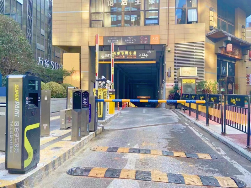 江西贛州萬象城停車場收費管理系統(tǒng)及設備案例
