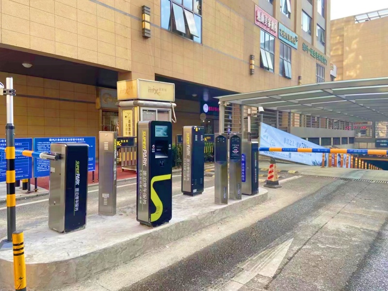 江西贛州萬象城停車場收費(fèi)管理系統(tǒng)及設(shè)備案例