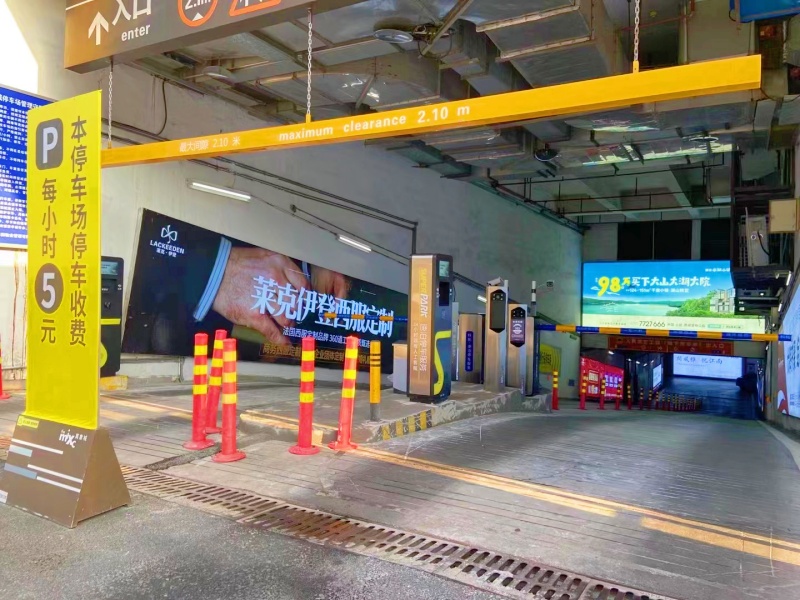 江西贛州萬象城停車場收費(fèi)管理系統(tǒng)及設(shè)備案例