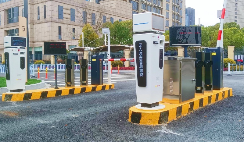 浙江杭州蕭山人民廣場停車場收費(fèi)管理系統(tǒng)及設(shè)備案例