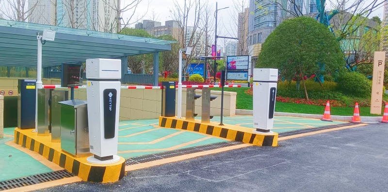 浙江杭州蕭山人民廣場停車場收費(fèi)管理系統(tǒng)及設(shè)備案例