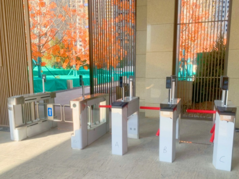 甘肅蘭州華潤置地二十四城人行通道管理系統(tǒng)及設(shè)備案例