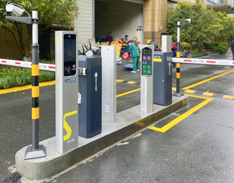 浙江杭州濱江新城時(shí)代廣場停車場道閘系統(tǒng)及設(shè)備案例