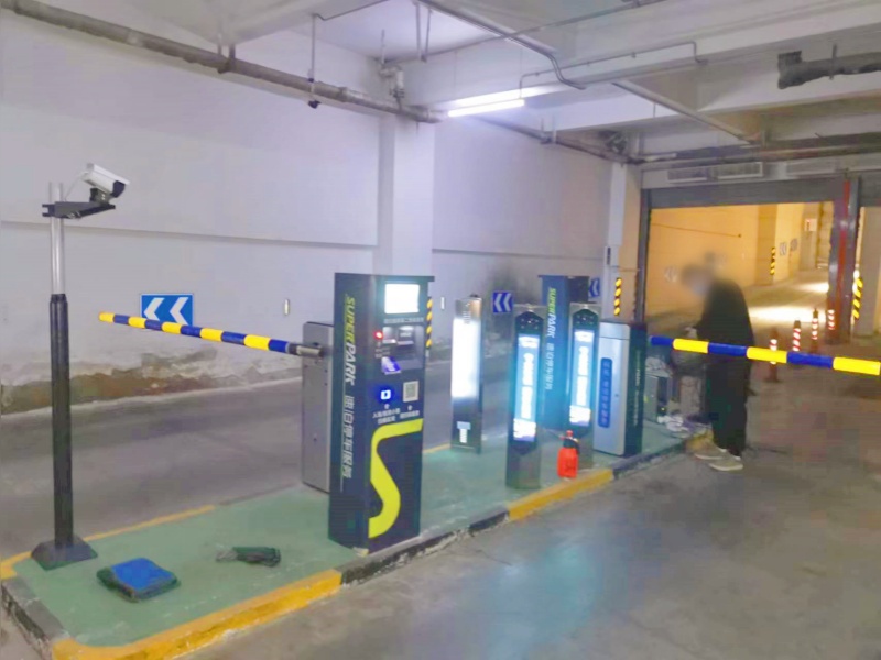 哈爾濱匯勵(lì)99城市公園停車場(chǎng)收費(fèi)管理系統(tǒng)及設(shè)備案例