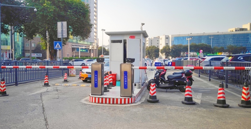 四川綿陽火車站停車場道閘系統(tǒng)及設(shè)備案例