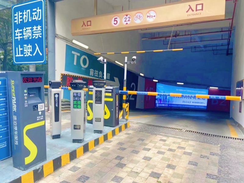福建福州世歐王莊廣場停車場收費(fèi)管理系統(tǒng)及設(shè)備案例
