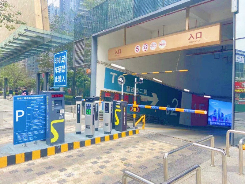 福建福州世歐王莊廣場停車場收費(fèi)管理系統(tǒng)及設(shè)備案例