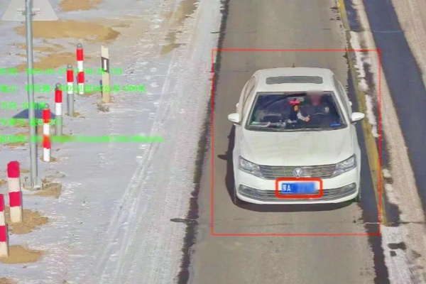 ?！靶÷斆鳌闭趽跆?hào)牌阻止車牌識(shí)別，呼和浩特一司機(jī)自食惡果