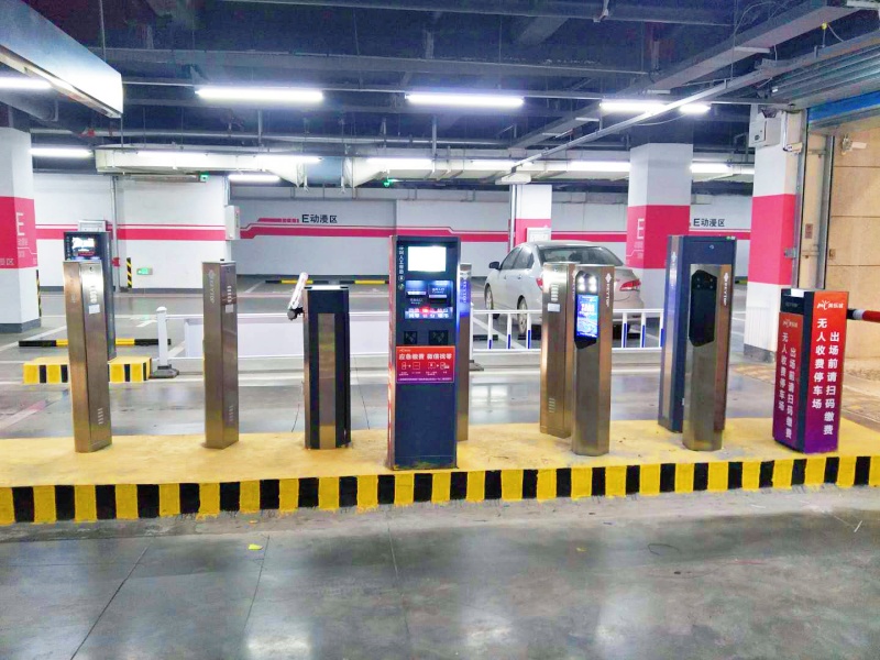 河北邯鄲環(huán)球中心停車場收費管理系統(tǒng)及設(shè)備案例