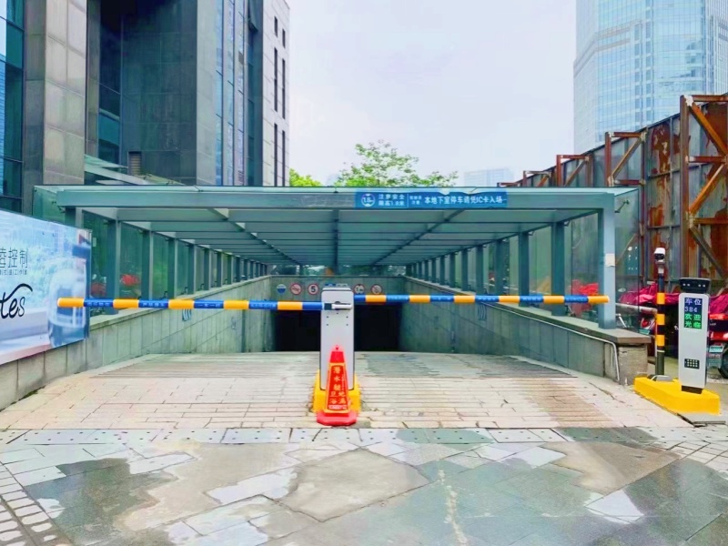 浙江紹興財(cái)源中心停車場(chǎng)收費(fèi)管理系統(tǒng)及設(shè)備案例