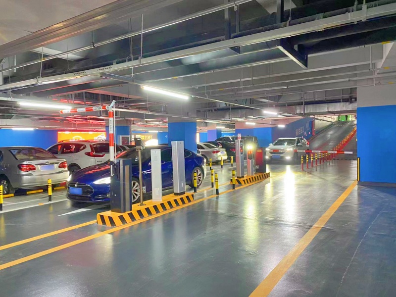 湖北武漢萬象城停車場收費管理系統(tǒng)及設備案例