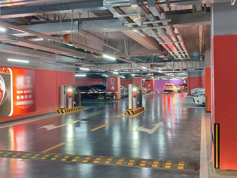 湖北武漢萬象城停車場收費(fèi)管理系統(tǒng)及設(shè)備案例