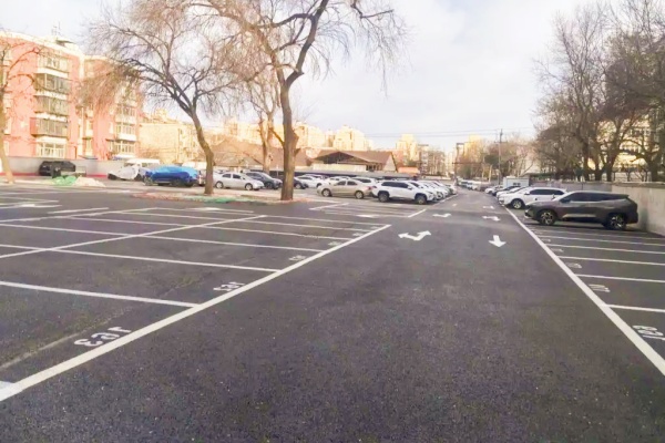 老舊社區(qū)“空間魔法”破解停車難 居民自治繪就民生新圖景