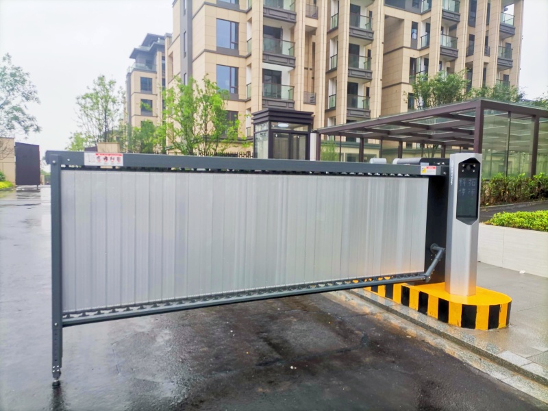 湖南株洲長(zhǎng)房·湘江府停車場(chǎng)道閘系統(tǒng)及設(shè)備案例