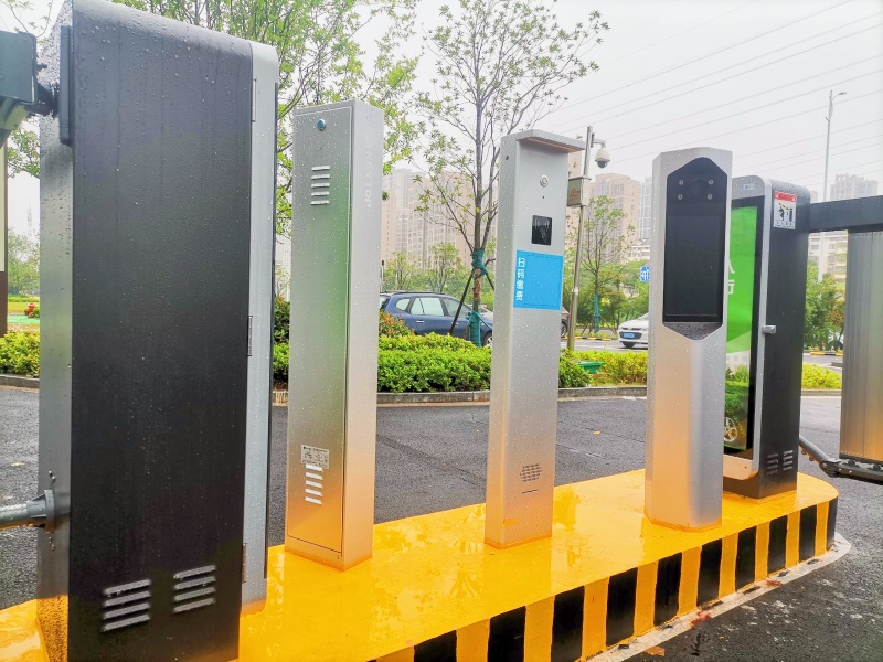 湖南株洲長(zhǎng)房·湘江府停車場(chǎng)道閘系統(tǒng)及設(shè)備案例