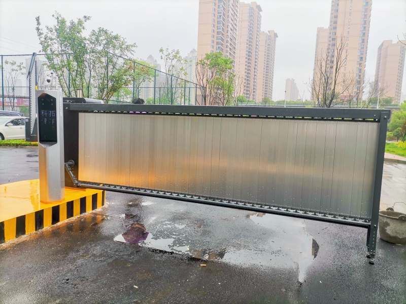 湖南株洲長(zhǎng)房·湘江府停車場(chǎng)道閘系統(tǒng)及設(shè)備案例