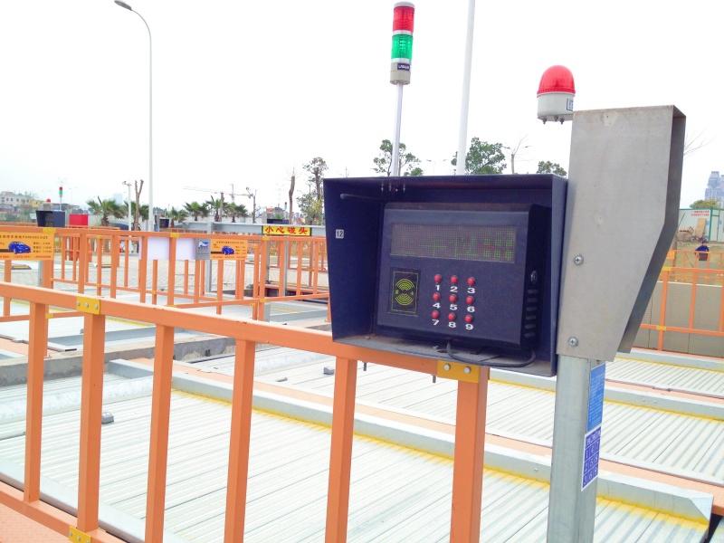 福建廈門海滄阿羅海城市廣場(chǎng)停車場(chǎng)車位引導(dǎo)系統(tǒng)及設(shè)備案例