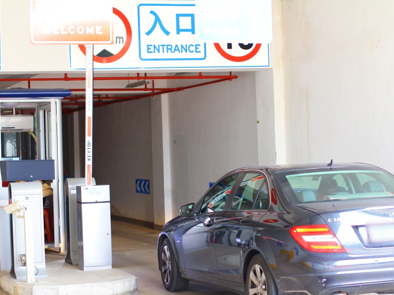 福建廈門東百蔡塘廣場停車場收費管理系統(tǒng)及設(shè)備案例