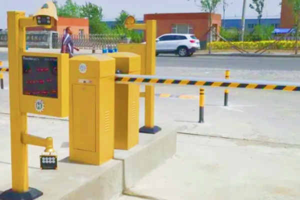 無人值守收費(fèi)停車場系統(tǒng)哪家好？深度解析品牌優(yōu)勢與選型指南