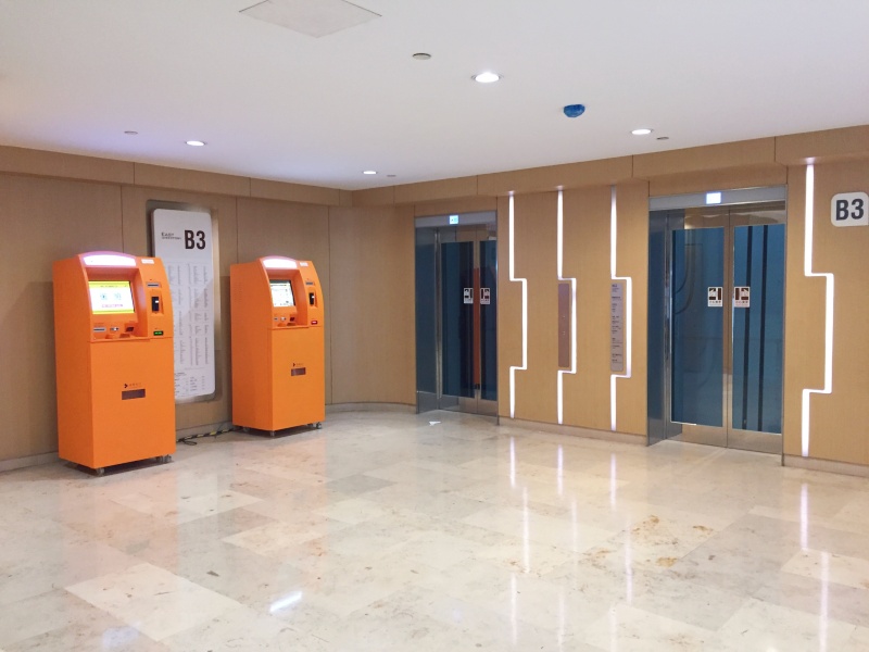 江蘇南京德基廣場停車場收費(fèi)管理系統(tǒng)及設(shè)備案例