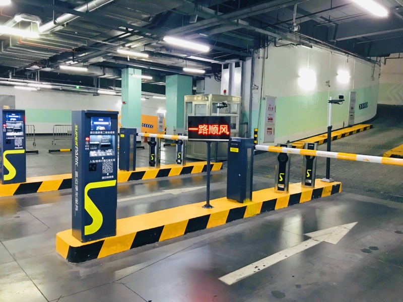 福建廈門(mén)華潤(rùn)萬(wàn)象城停車(chē)場(chǎng)收費(fèi)管理系統(tǒng)及設(shè)備案例