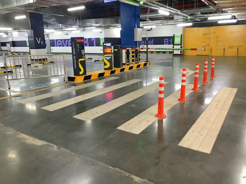 福建廈門(mén)華潤(rùn)萬(wàn)象城停車(chē)場(chǎng)收費(fèi)管理系統(tǒng)及設(shè)備案例