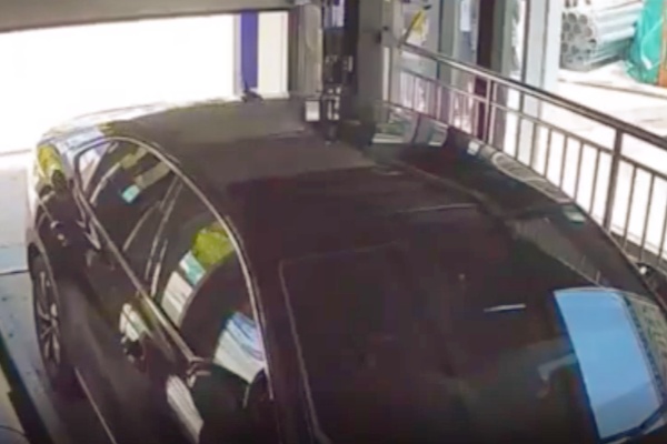 靜安廣延路地下智慧車庫啟動運(yùn)營：機(jī)械臂破解城市停車難題