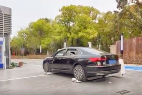 靜安廣延路地下智慧車庫啟動運(yùn)營：機(jī)械臂破解城市停車難題