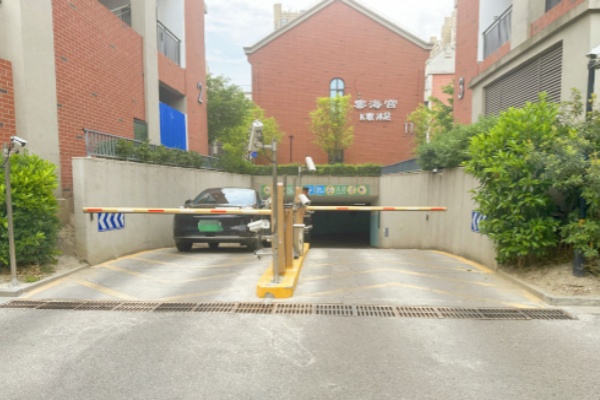 青浦商業(yè)區(qū)停車資源整合項目啟動，數(shù)字化運營破解供需錯配難題