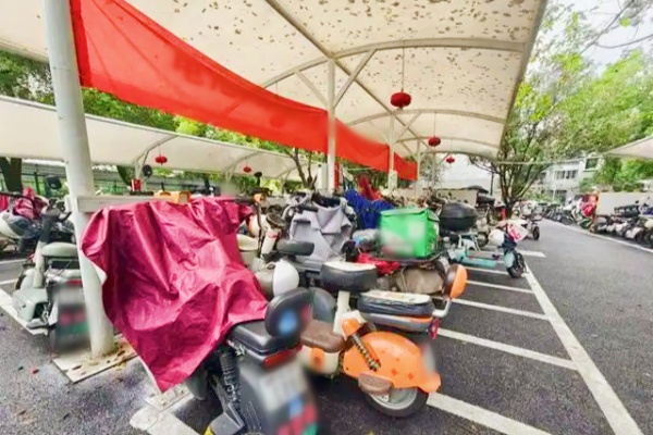 武漢地鐵口非機(jī)動(dòng)車停車場(chǎng)投用，日均投訴量降至零