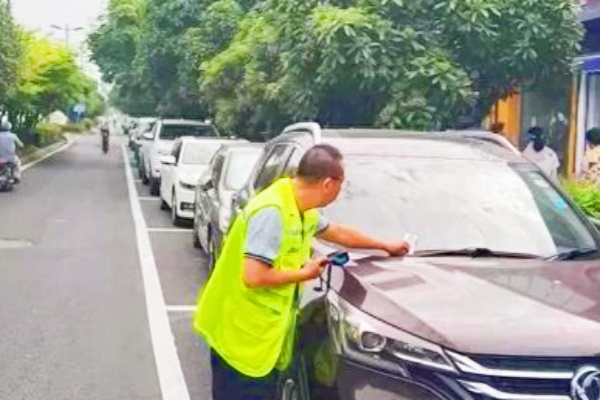 六安停車聯(lián)動繳費引爭議，智能系統(tǒng)背后的管理之困