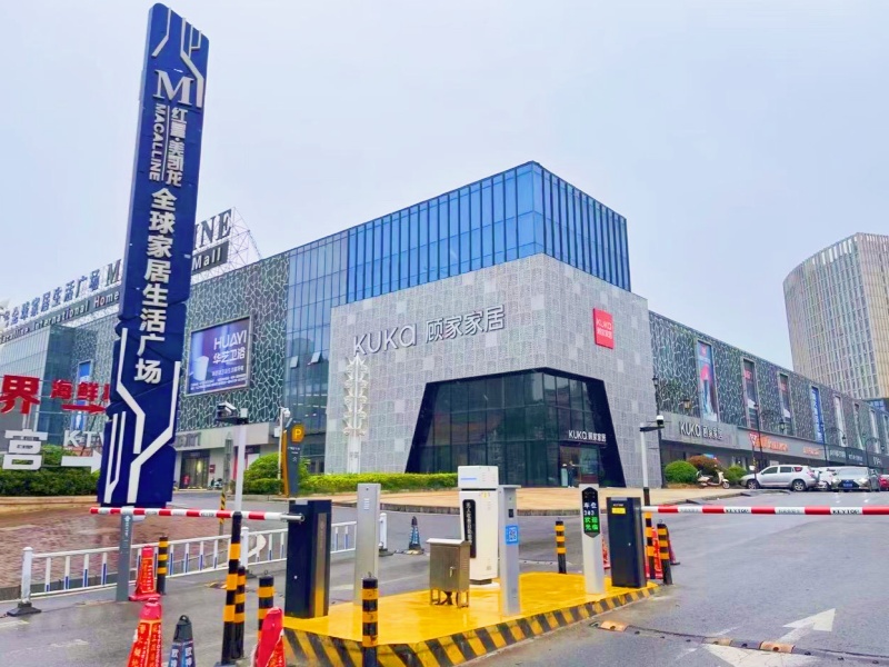 江西九江銅鑼灣廣場(chǎng)停車(chē)場(chǎng)收費(fèi)管理系統(tǒng)及設(shè)備案例