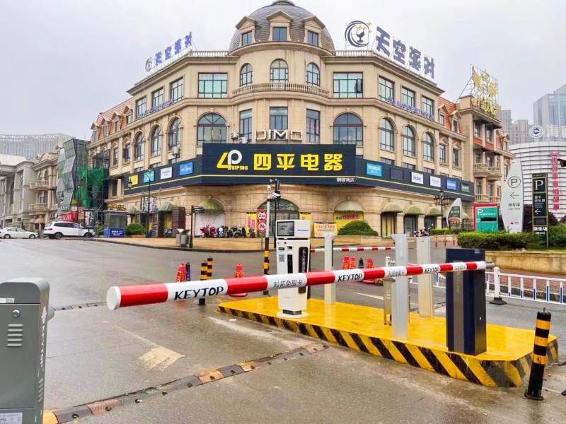 江西九江銅鑼灣廣場停車場收費管理系統(tǒng)及設備案例