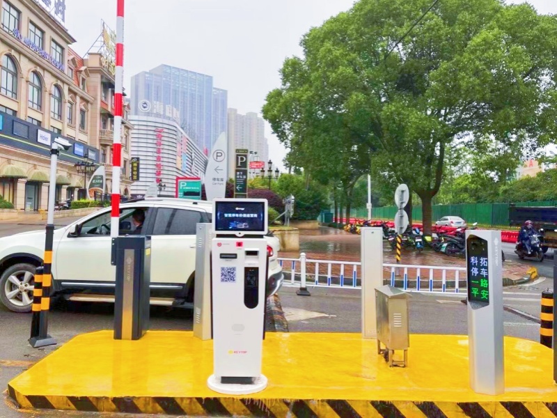 江西九江銅鑼灣廣場停車場收費管理系統(tǒng)及設備案例