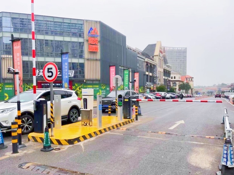 江西九江銅鑼灣廣場停車場收費管理系統(tǒng)及設備案例