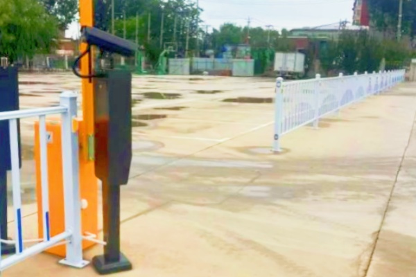 雄州鎮(zhèn)古莊頭村碼頭：智能停車場(chǎng)落地 改善停車現(xiàn)狀