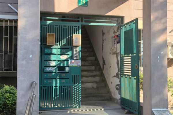 上海多小區(qū)遇“門禁失靈”：早高峰人臉識別、刷卡均失效，物業(yè)緊急處置