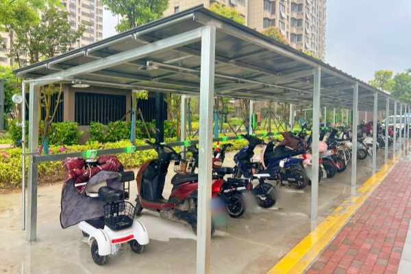 華亭里社區(qū)升級6處電動自行車車棚，探索“以空間換服務(wù)”治理模式