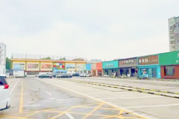 平谷濱河街道124個(gè)錯(cuò)時(shí)共享車位啟用，晚歸居民告別“停車難”