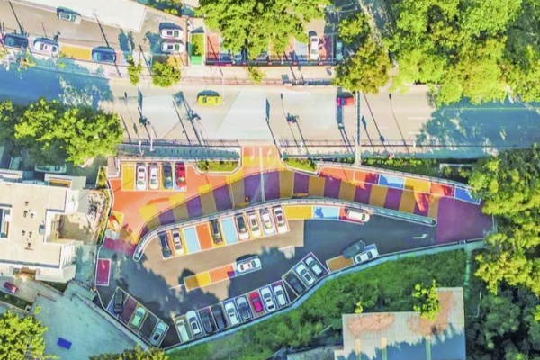 重慶北碚毛背沱片區(qū)新增150余個(gè)車位，老舊小區(qū)停車難題緩解