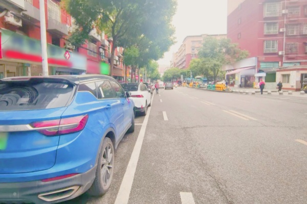 嘉陵區(qū)12個(gè)智慧停車(chē)場(chǎng)投用，新增千余車(chē)位配建百余個(gè)充電樁