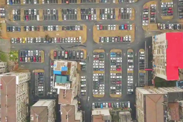 小車(chē)位里的民生答卷：漢壽2.6萬(wàn)個(gè)公共車(chē)位免費(fèi)開(kāi)放背后的治理實(shí)踐