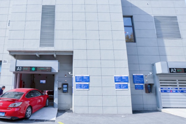 南京第二座沉井式停車場南湖試運營，90秒智能停車破解老城區(qū)泊位荒