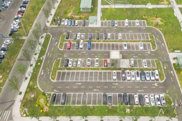 宿遷停車治理落地：新增泊位超9000個，公共出行網(wǎng)絡持續(xù)完善