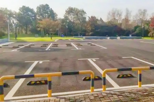 宿遷停車治理落地：新增泊位超9000個，公共出行網(wǎng)絡持續(xù)完善