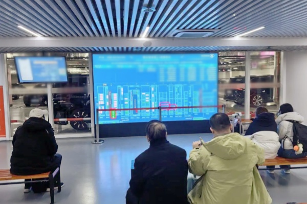 北京南站P2停車(chē)場(chǎng)智慧化升級(jí)完工，標(biāo)識(shí)與導(dǎo)航系統(tǒng)同步優(yōu)化